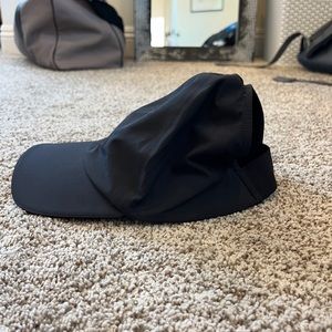 Women's Fast and Free Ponytail Running Hat Black